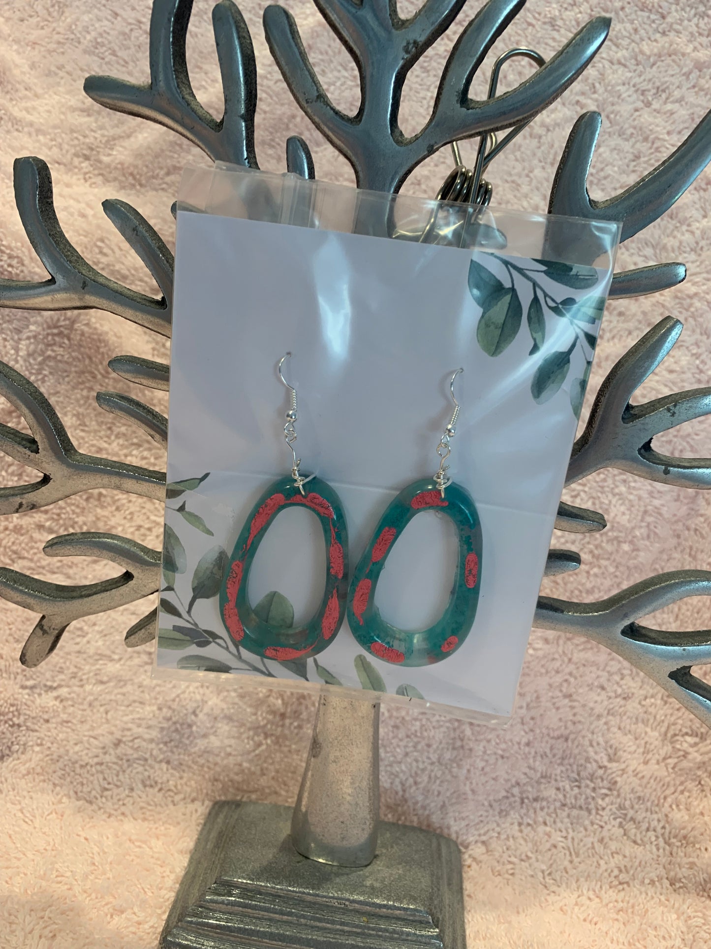 Oval green / pink earrings