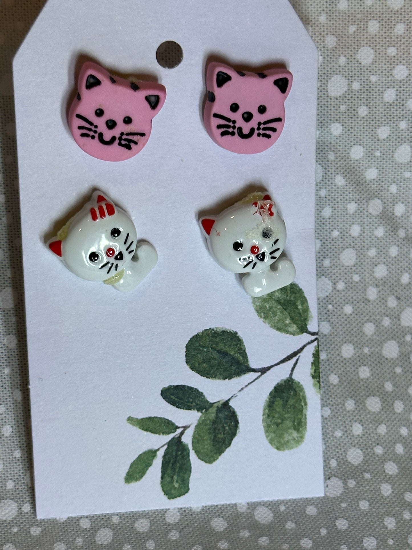 Cute pussy cat stud earrings